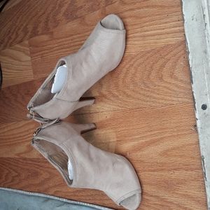Last Chance Sale! Madden Girl Heels, size 5 1/2